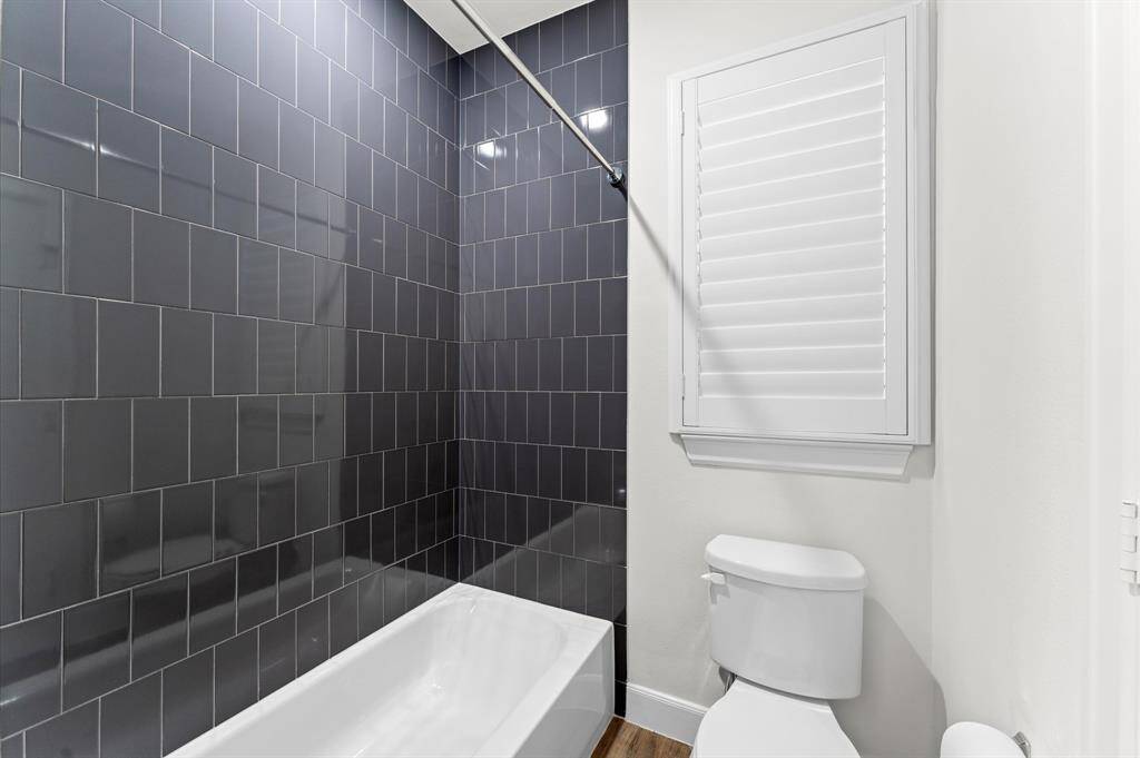 1st floor full bathroom