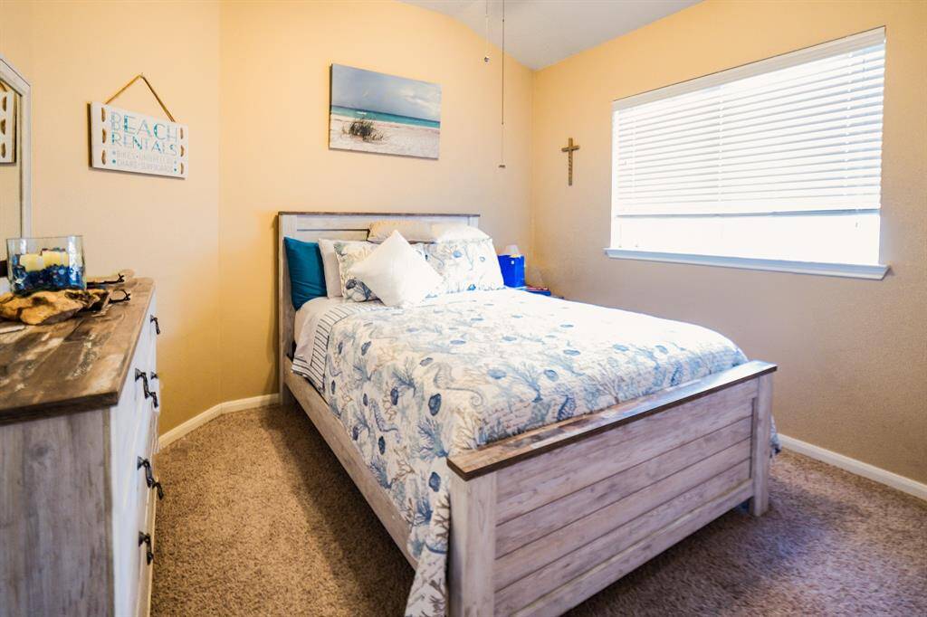 Guest bedroom