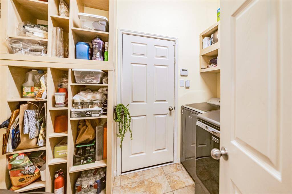 Wash room open to the garage