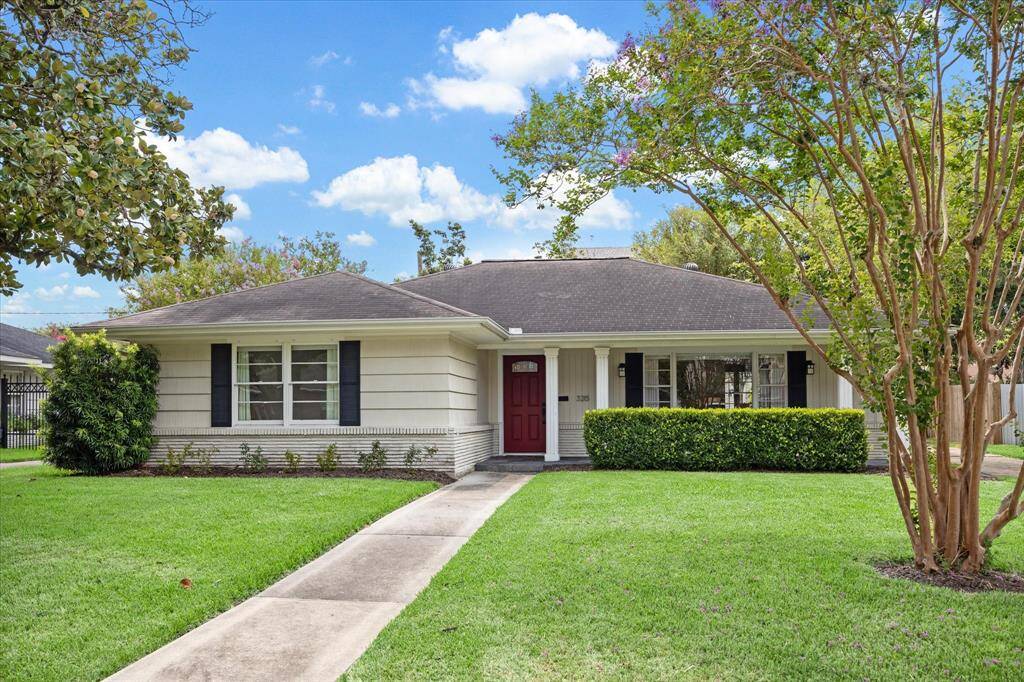 Immaculate curb appeal and located just minutes from the Texas Medical Center