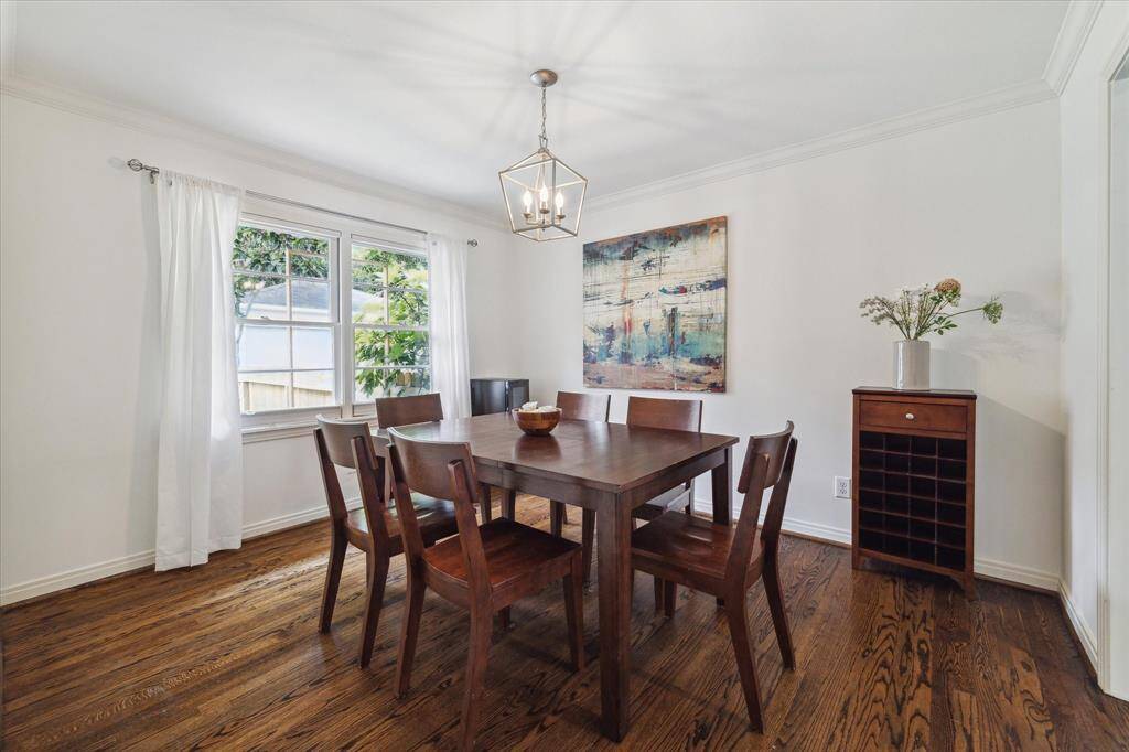 Spacious dining room