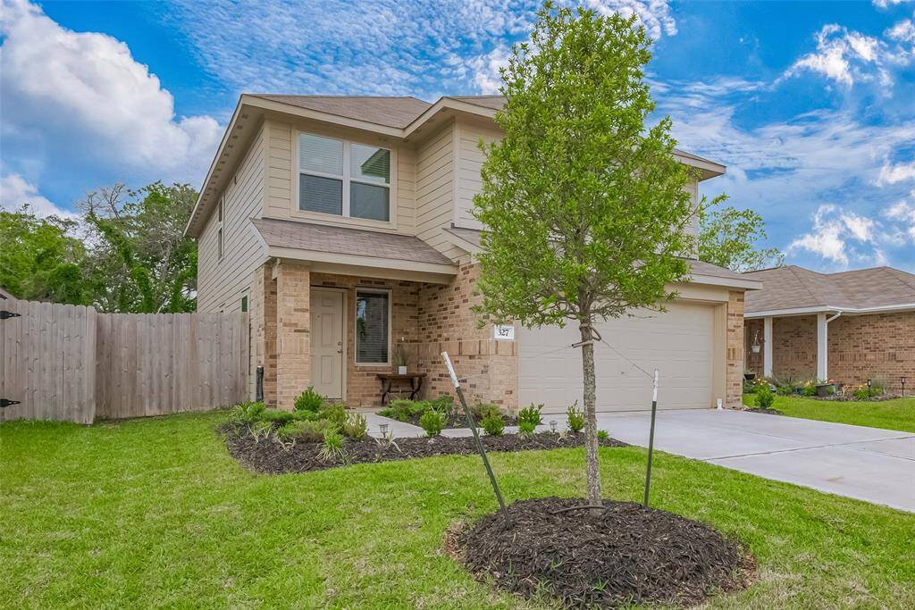 Beautiful Two-Story Home with 4 Bedrooms and Modern Comforts.