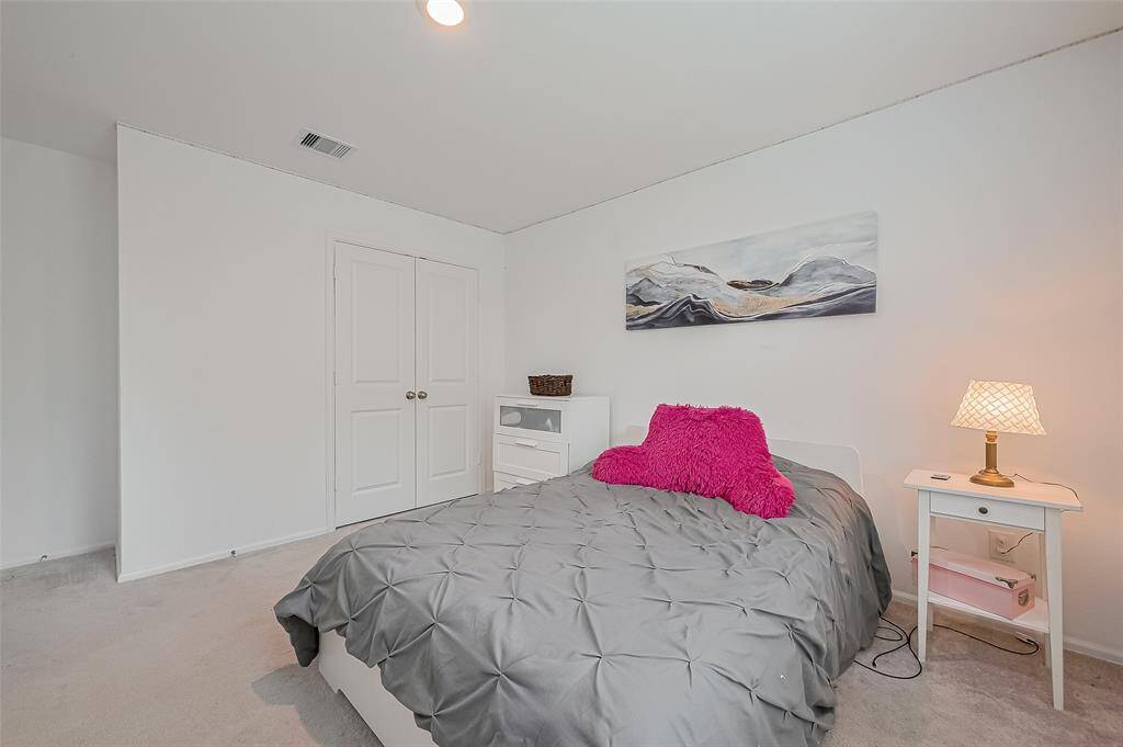 Third secondary room.