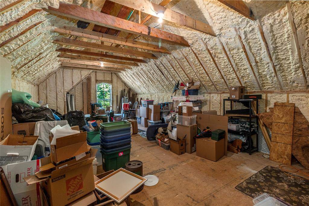 The possibilities here are endless! Gameroom, Guest Quarters, Multi-generational Living…