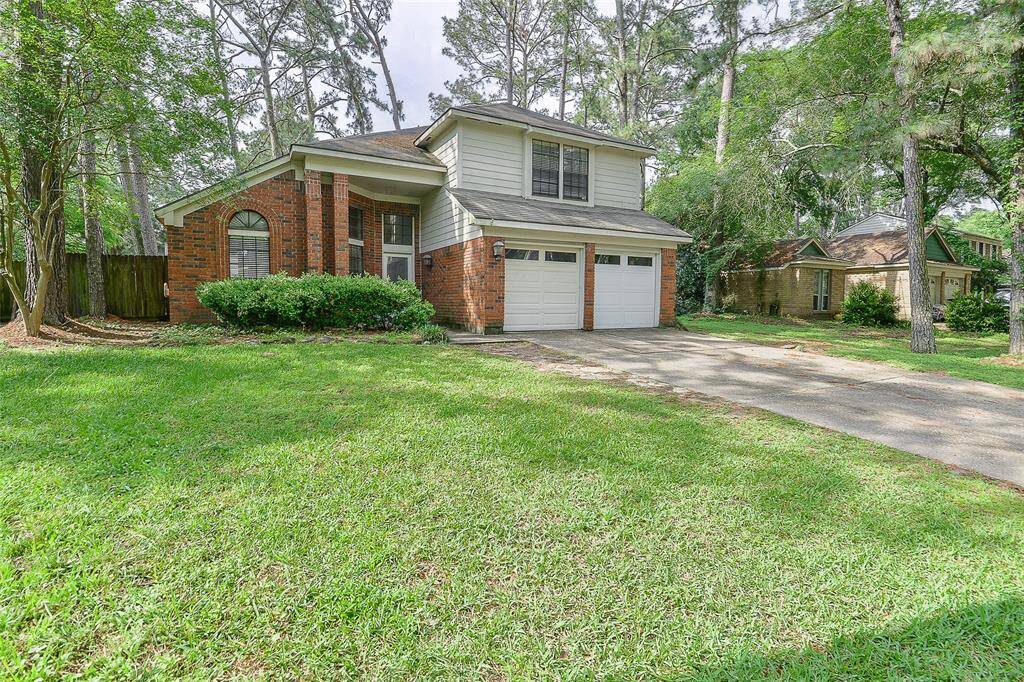 Adorable 2-story home in Elm Grove.