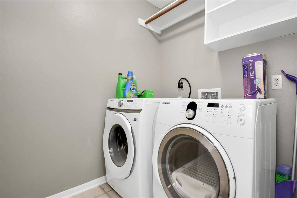 laundry room off of kitchen