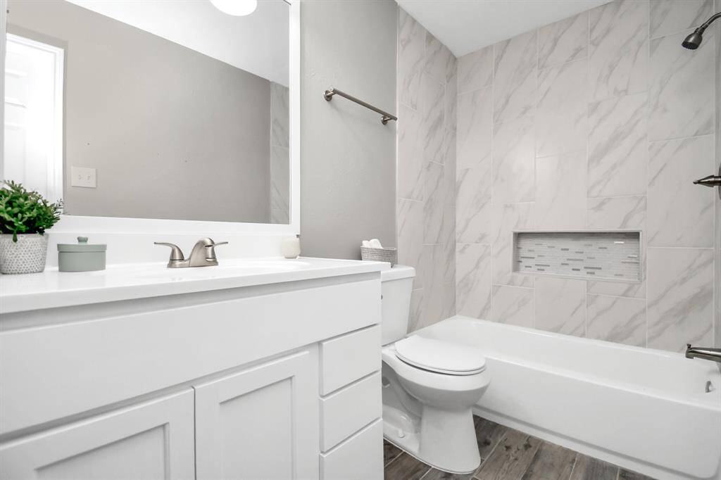 full bathroom #2