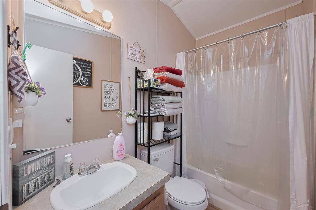 secondary bathroom in house