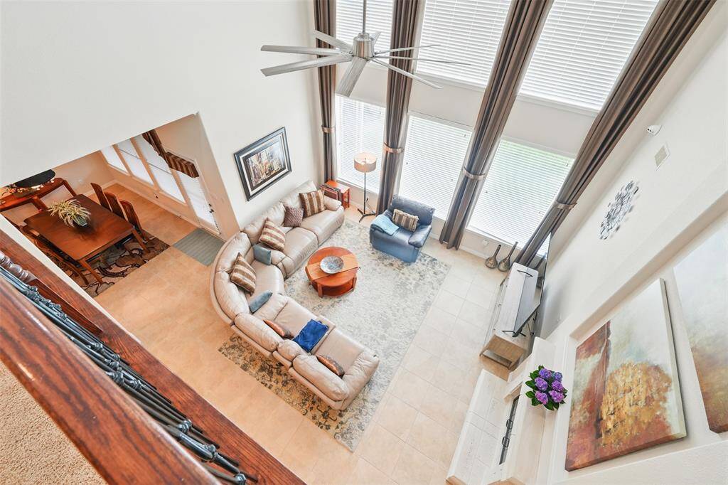 Large sense of space and connection to the second floor