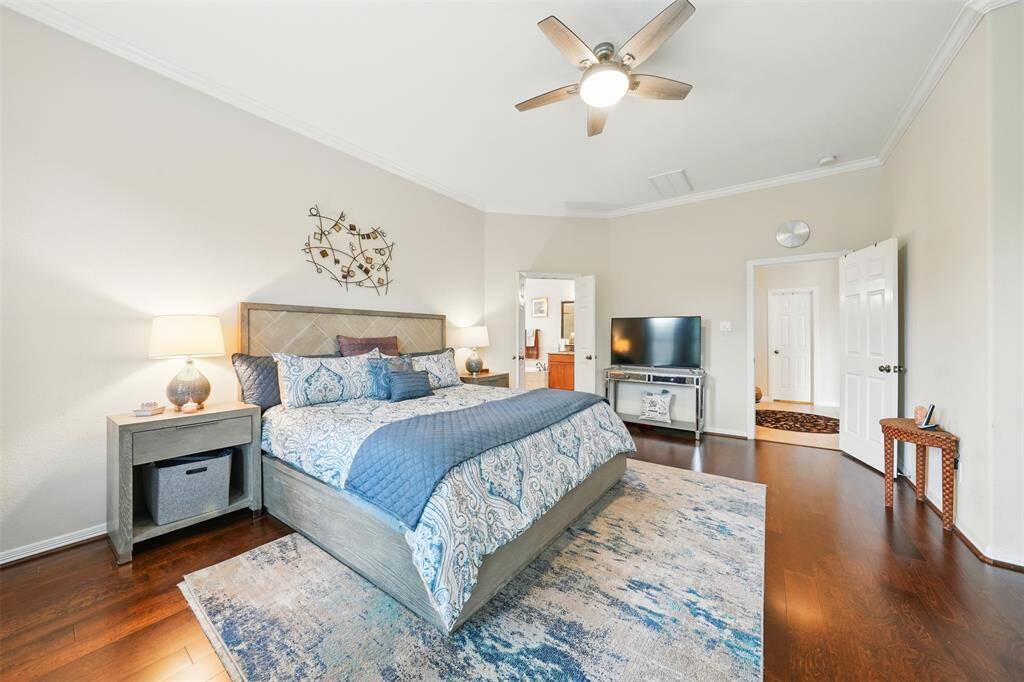 Walk-in closet and connect to the primary bathroom