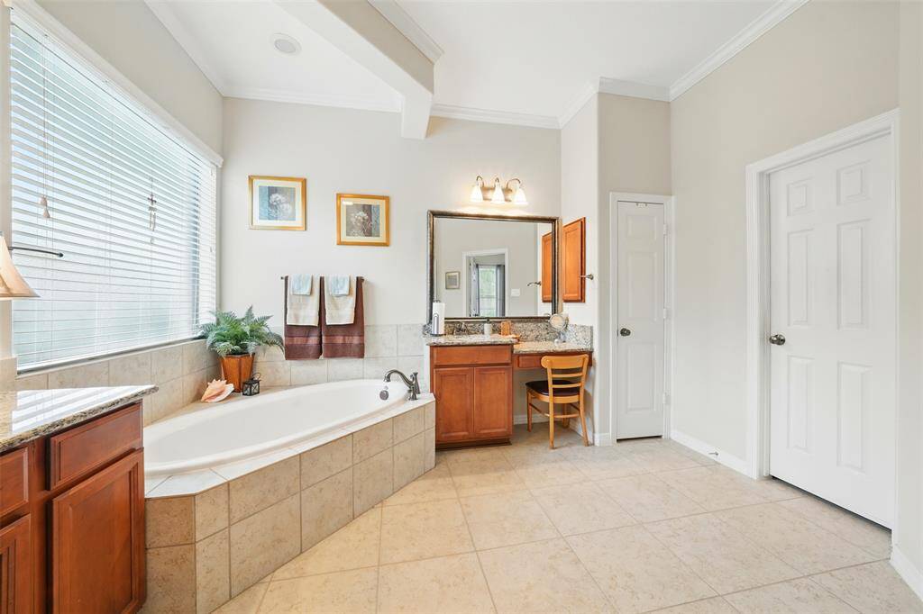 Large bathtub provides nice retreat