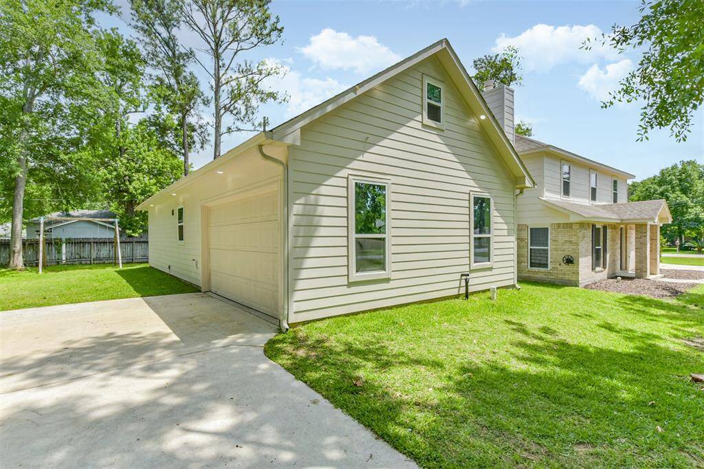 980sqft guest house with 2-car garage