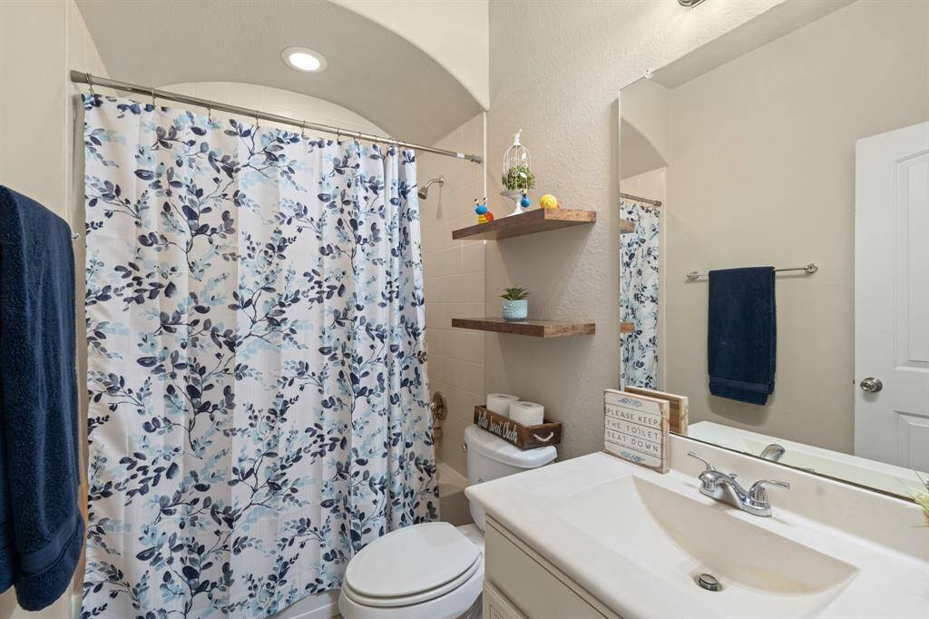 Guest Bathroom #1