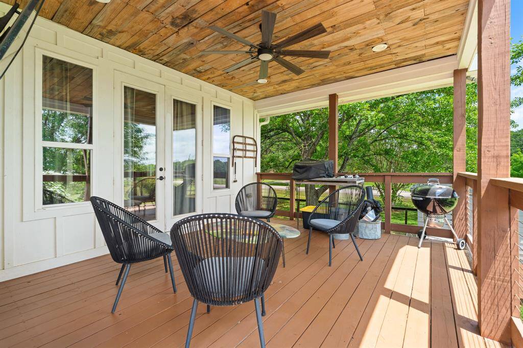 Enjoy those beautiful county evenings out on the patio