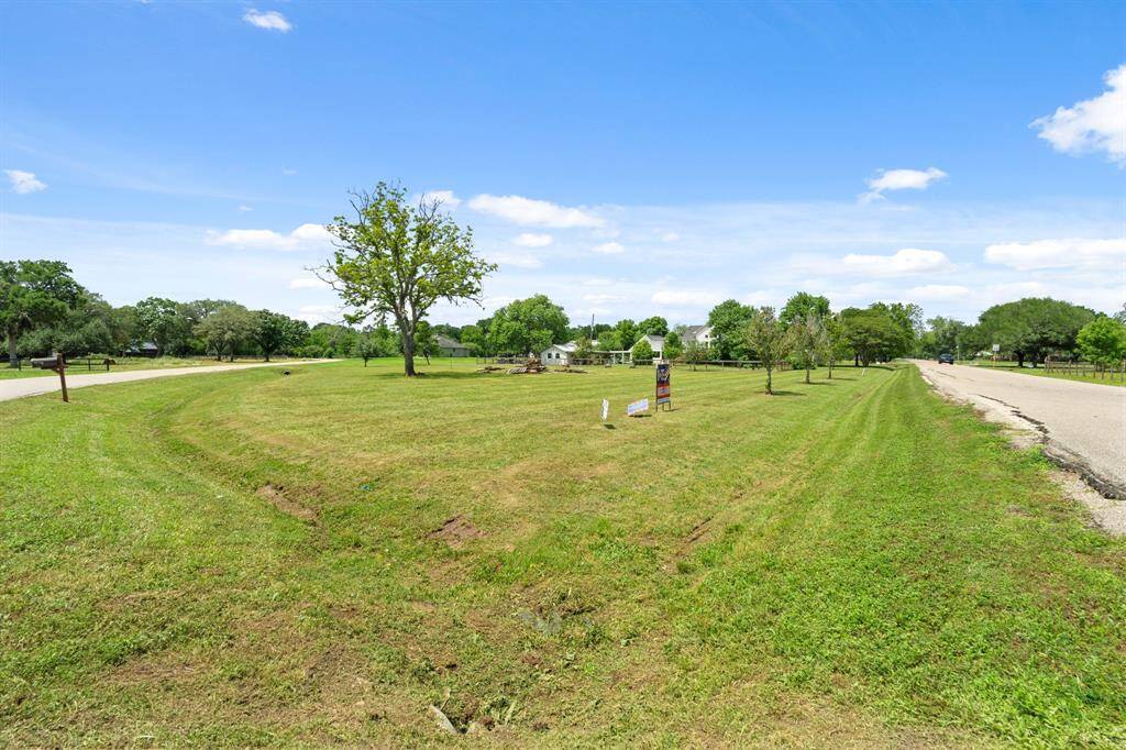 Walking distance and/or a golf cart ride to Blessington Farms
