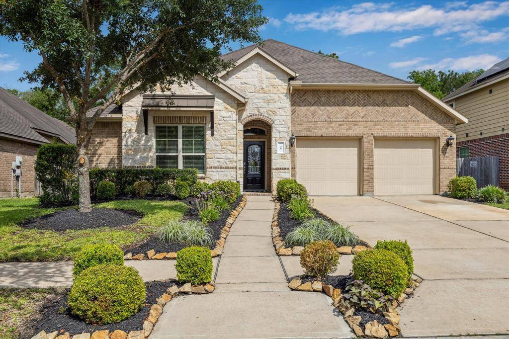 You are invited to come tour this beautifully upgraded single-story home, located on a quiet cul-de-sac. With thoughtful design, energy-efficient features, and resort-style amenities, it’s the ideal blend of comfort, style, and everyday convenience. Welcome home!