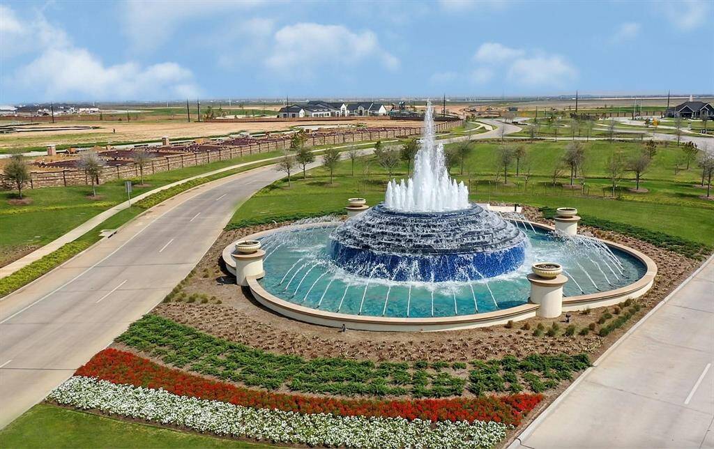 Community grand entrance
