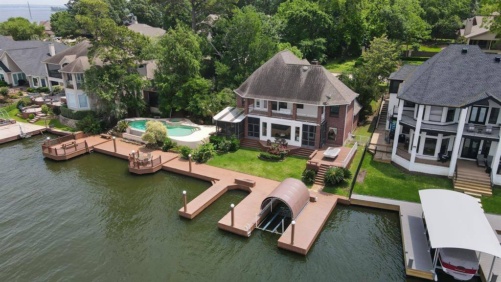 Approx. 133 ft of waterfront