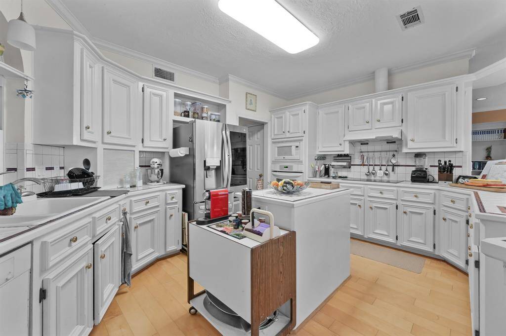 Island in the kitchen
