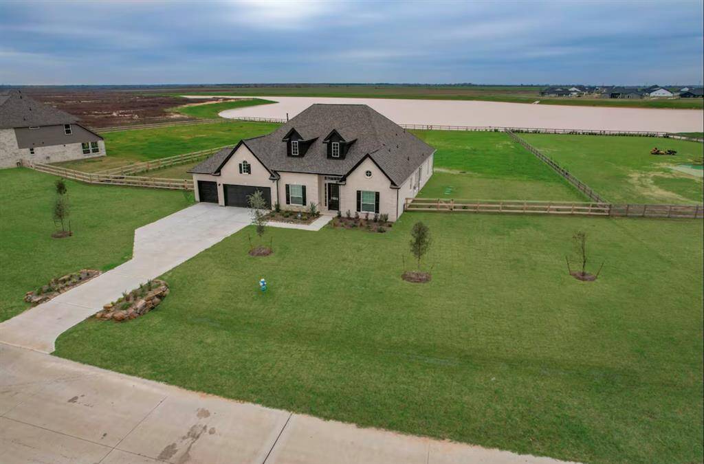 Nestled on a huge waterfront lot with NO BACK NEIGHBORS,this charming home offers a tranquilretreat from the hustle and bustle.