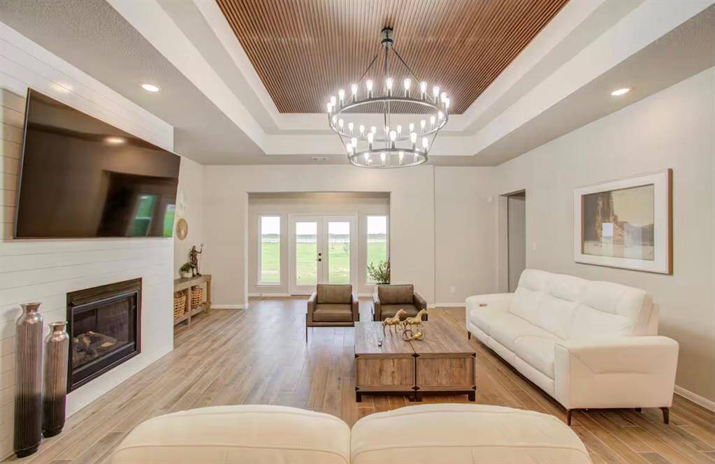 Welcome to a living room thateffortlessly combines comfort andstyle.