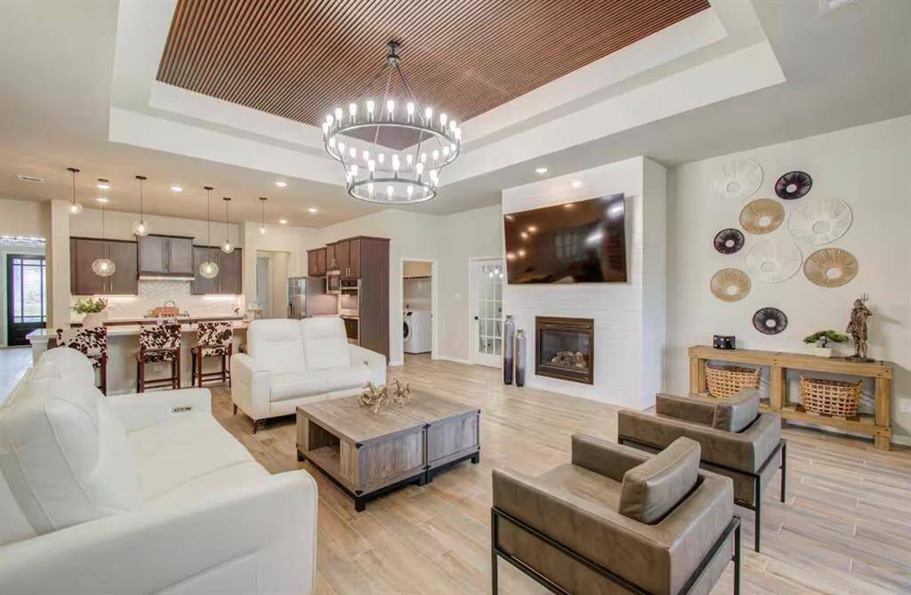 Abundant natural light poursthrough windows, creating a brightand inviting atmosphere.