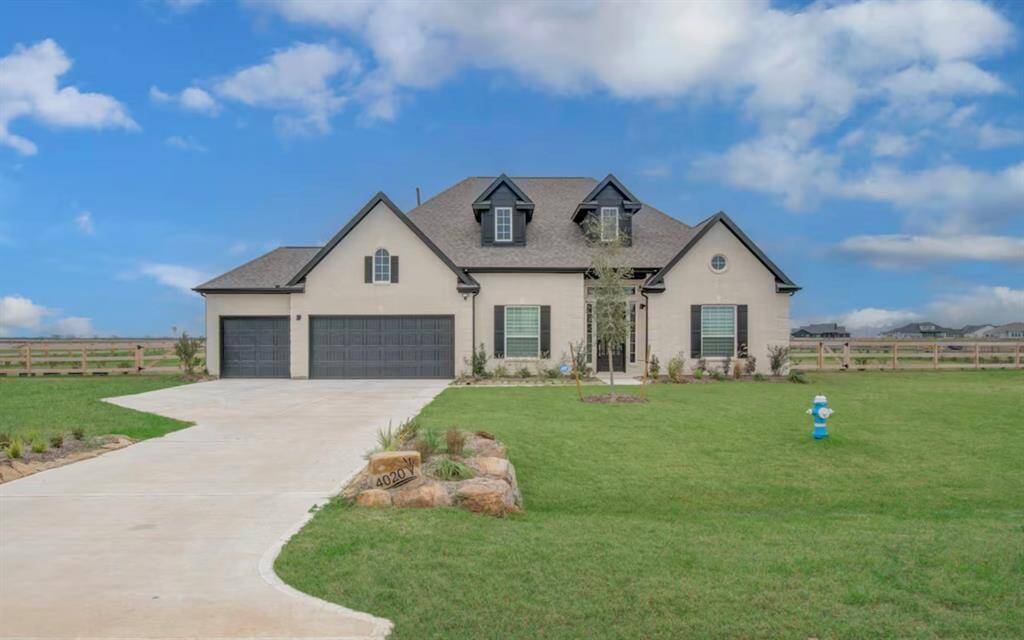 Nestled on a huge waterfront lot with NO BACK NEIGHBORS,this charming home offers a tranquilretreat from the hustle and bustle.