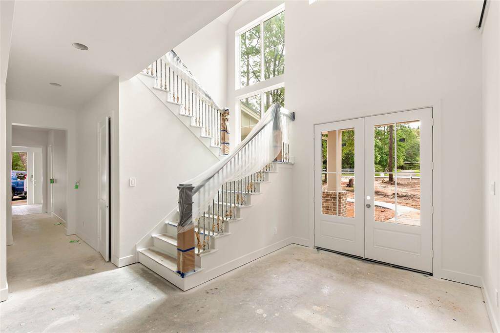 Beautiful light and bright entry.
