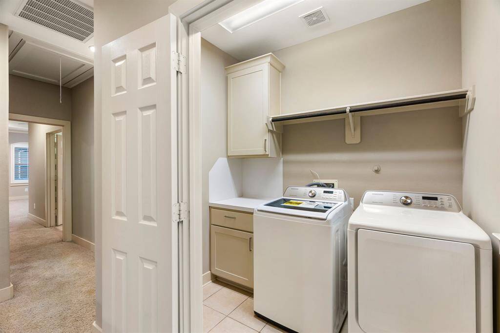 Nicely sized utility room, Washer and Dryer included!