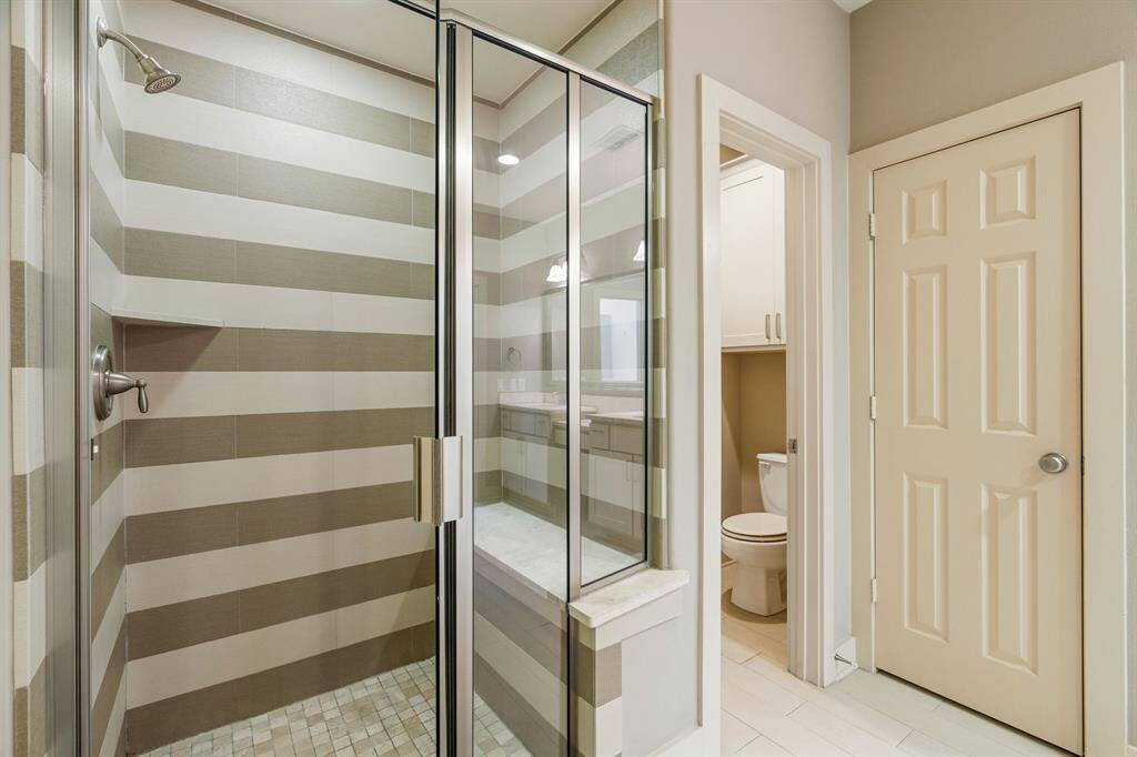 Stand up shower.