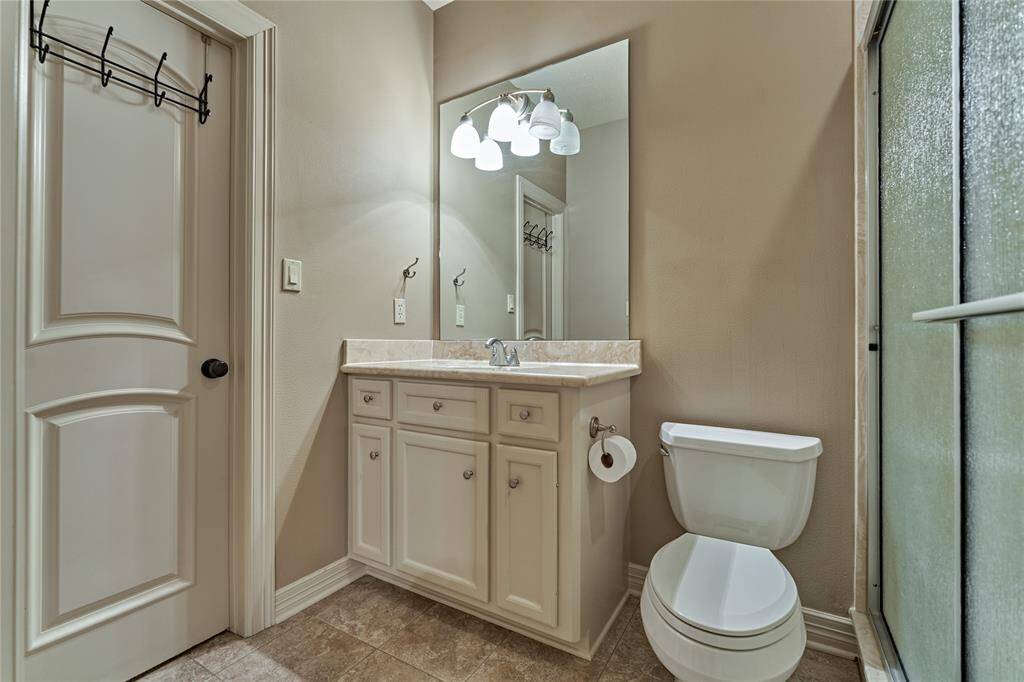 Private ensuite for secondary bedroom #1
