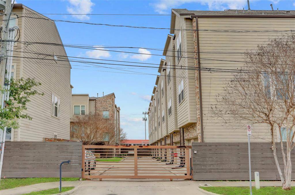 Enjoy a wonderful lock & leave lifestyle in the gated community of Patterson Heights!