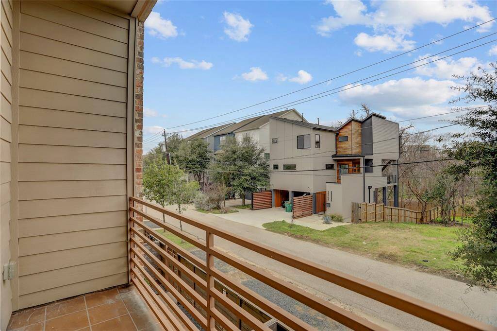 2nd Floor covered Balcony
