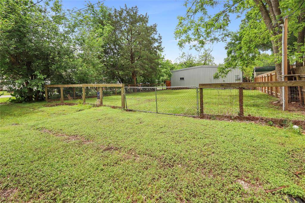 Fenced Yard