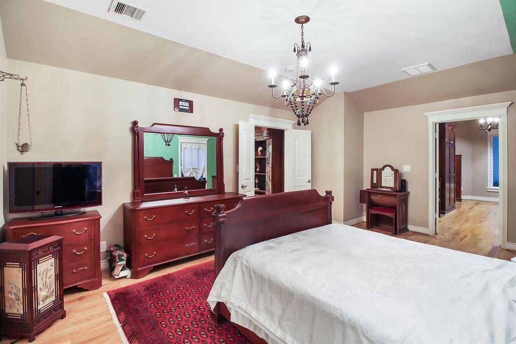 This third angle shows the connection to the walk-in closet area.