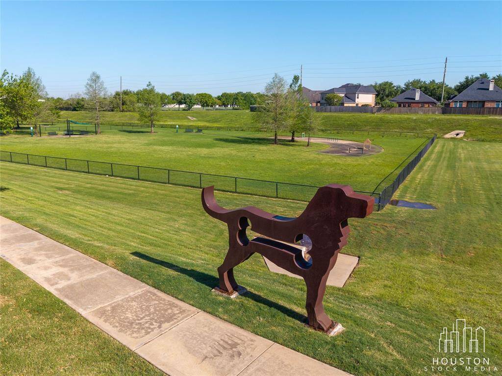 There’s even a 3.5-acre park just for dogs, where furry family members can run leash-free, play, and enjoy the outdoors.