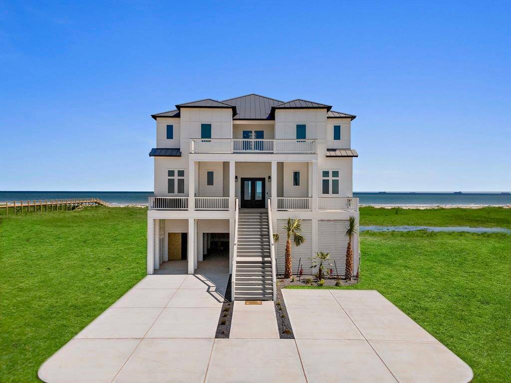 An Heirloom Estate! A Beachhome to be proud of!