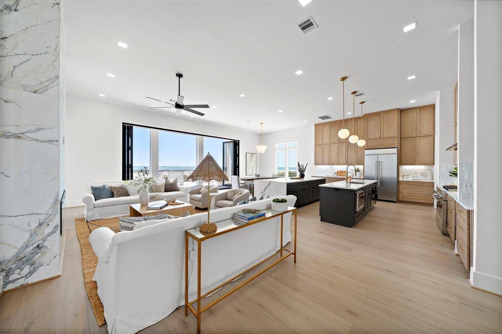 The  8 ft x 20ft sliding door brings the Ocean to your space! Embrace the sounds of the ocean and the sky wildlife!
