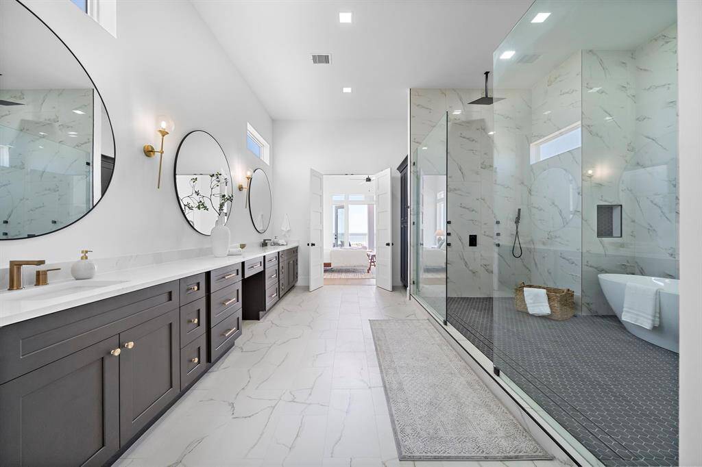 Full view of the Large Primary Bathroom.