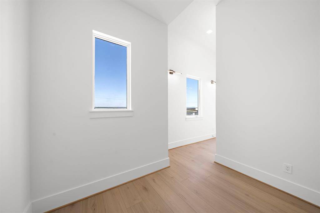 Study and/or 7th Bedroom