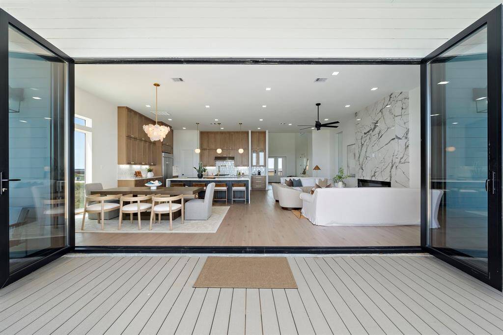 Main Level Deck.