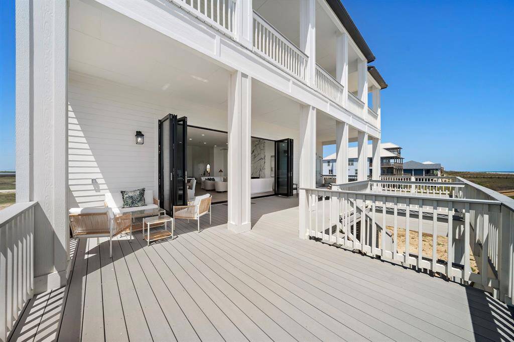 Main Level Deck.