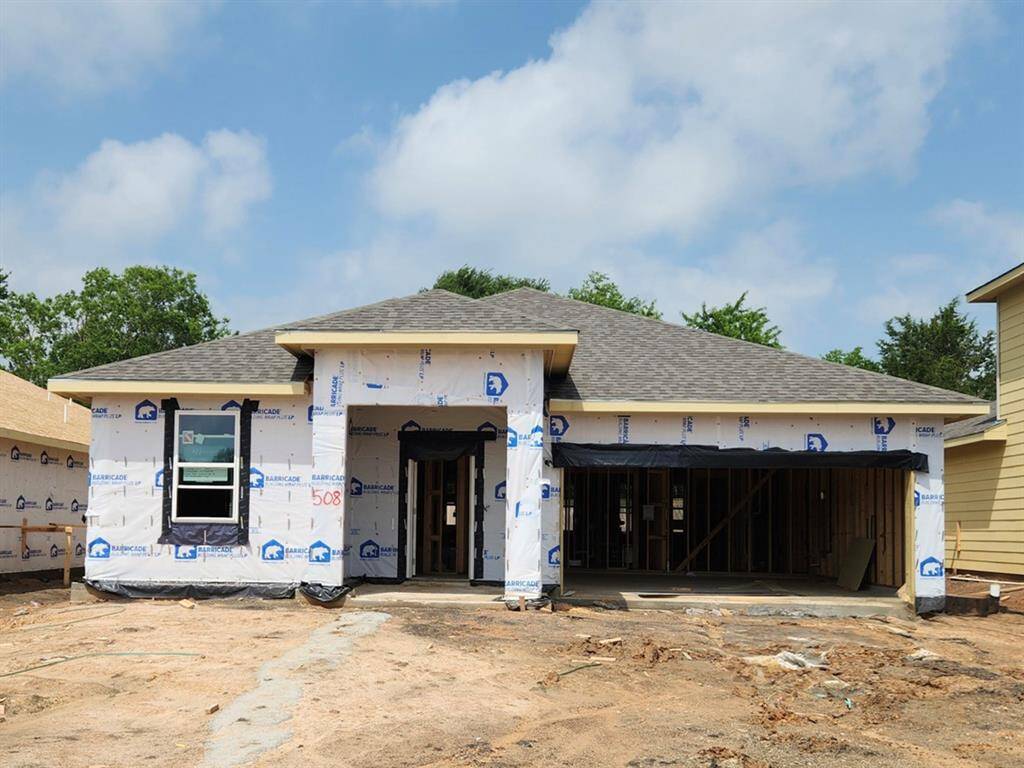 Stunning Daffodil IV home design with elevation NA built by K. Hovnanian Homes in beautiful Reserve at Huntsville. (*Artist rendering used for illustration purposes only.)