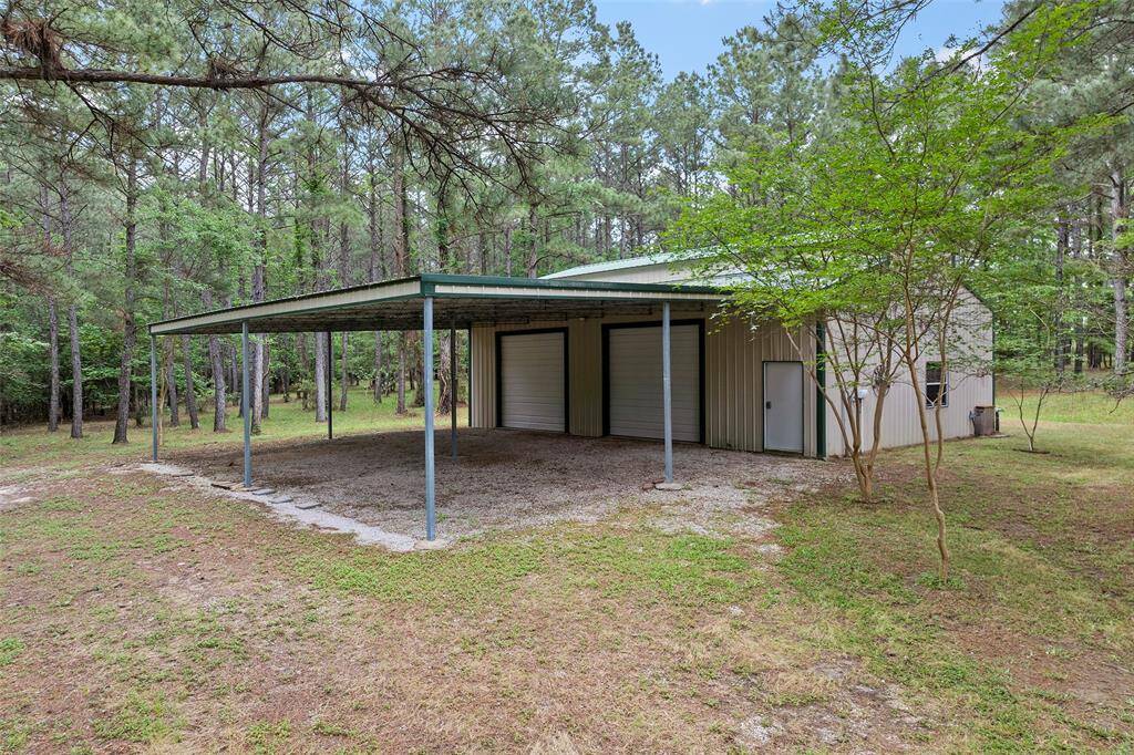 Everyone needs extra storage space for tools, vehicles, boats and what not!  This property is no exception!