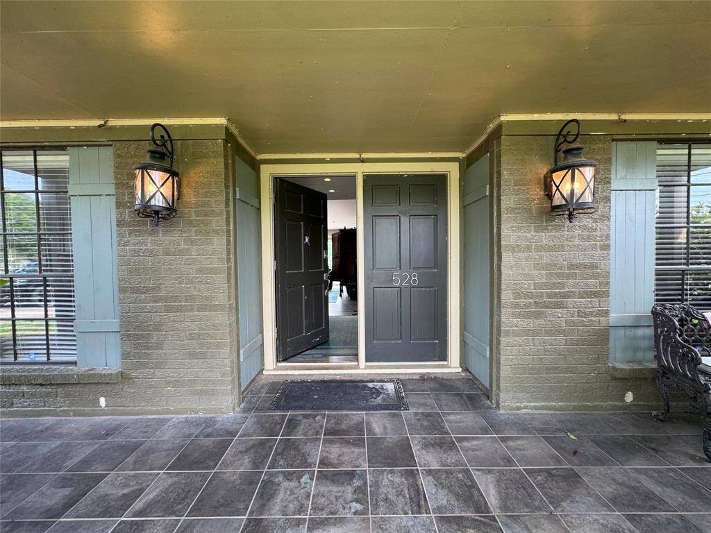 Enter this spacious home with its inviting open floorplan