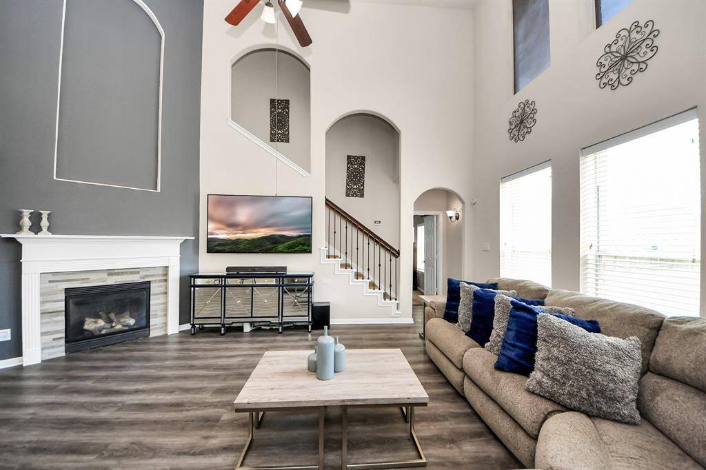 Enjoy cozy evenings by the fireplace!