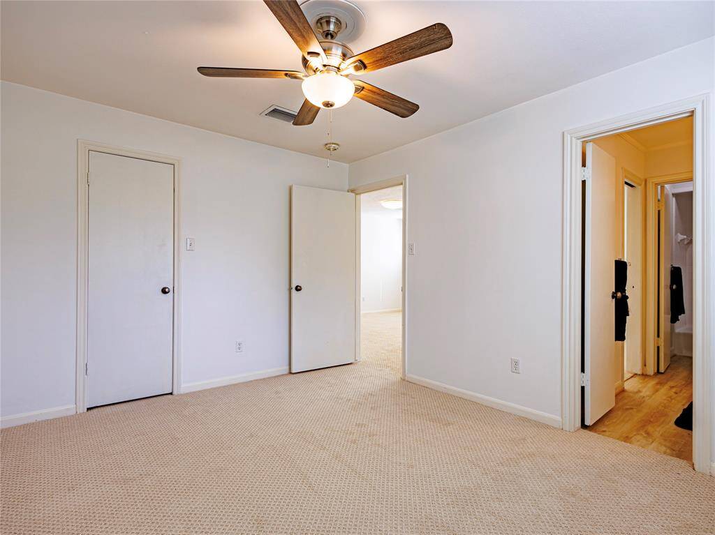 Upstairs bedroom with Jack-N-Jill bathroom