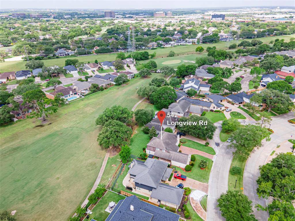 542 Longview will fit you to a tee!