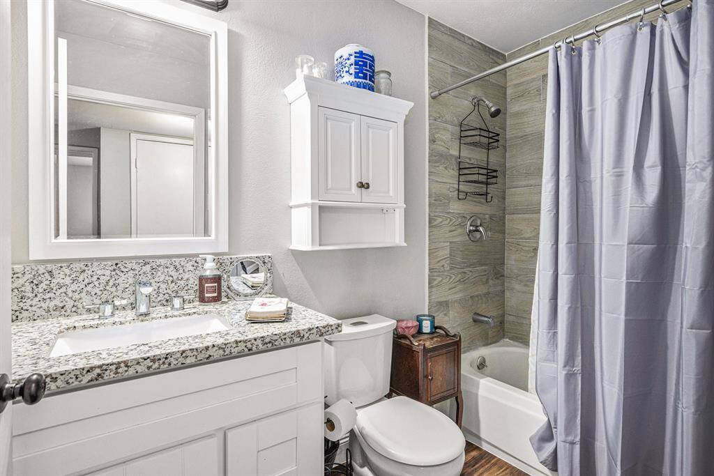Secondary bathroom