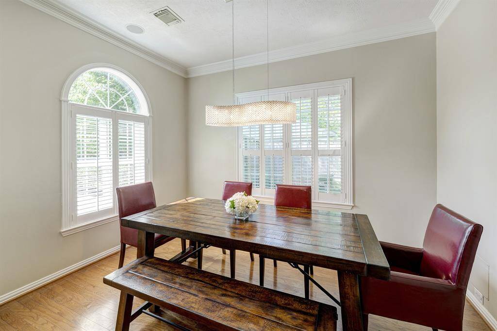 Formal dining with space for a large table